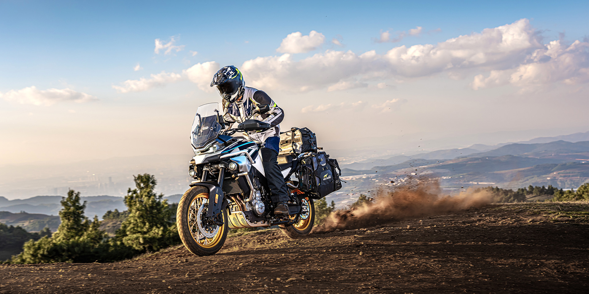 CF Moto 800MT Explorer 2025, ADV Cao Cấp Nhất, Chính Hãng, Giá Tốt tại Cần Thơ