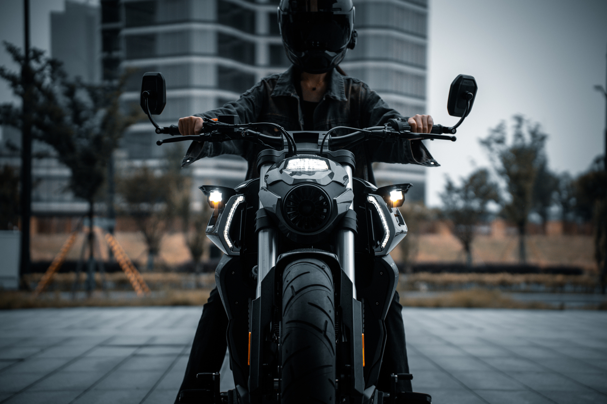 Benda FLC 700 Pro 2025, Động Cơ 4 Xi lanh Thẳng Hàng, Bánh Béo 310mm tại Cần Thơ