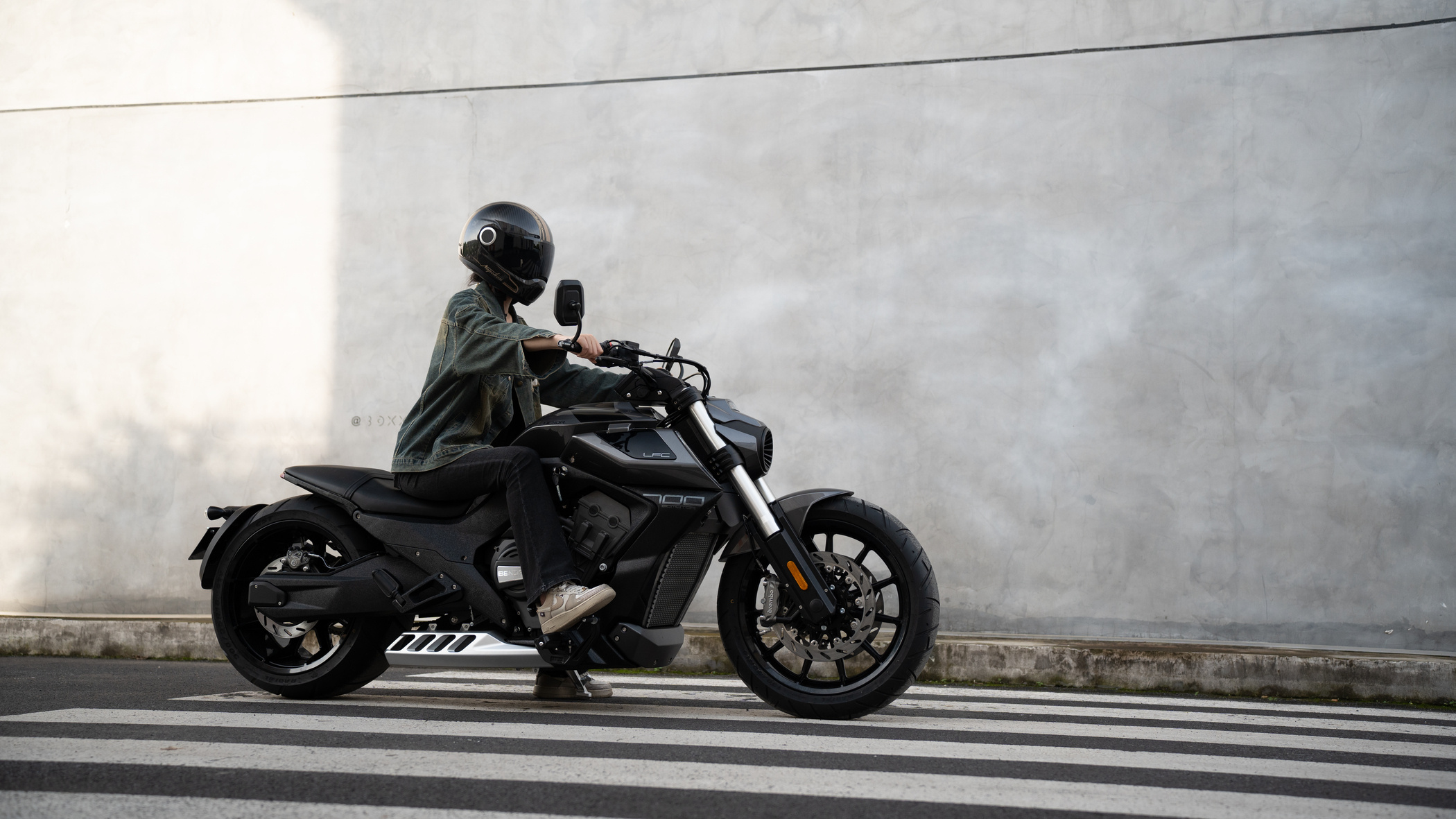 Benda FLC 700 Pro 2025, Động Cơ 4 Xi lanh Thẳng Hàng, Bánh Béo 310mm tại Cần Thơ