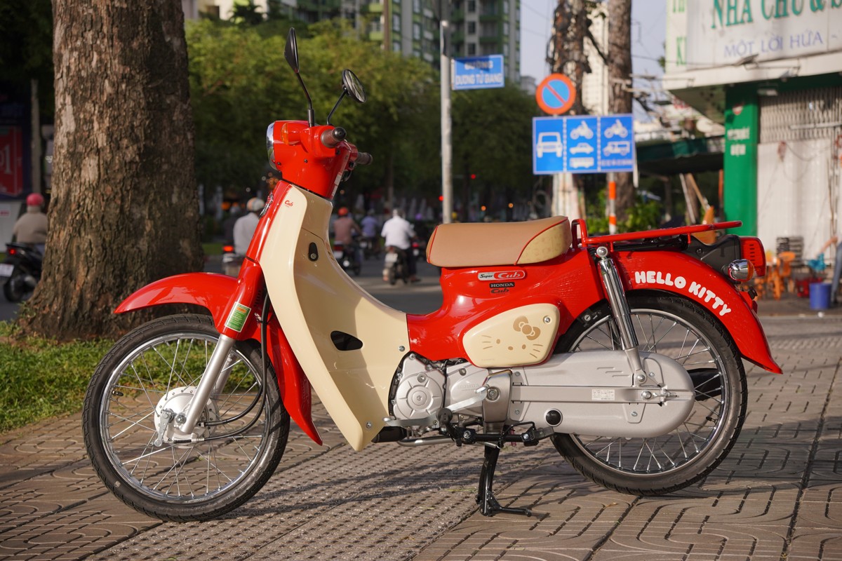Honda Super Cub 50cc Hello Kitty Edition, Made In Japan, Hàng Hiếm tại Cần Thơ