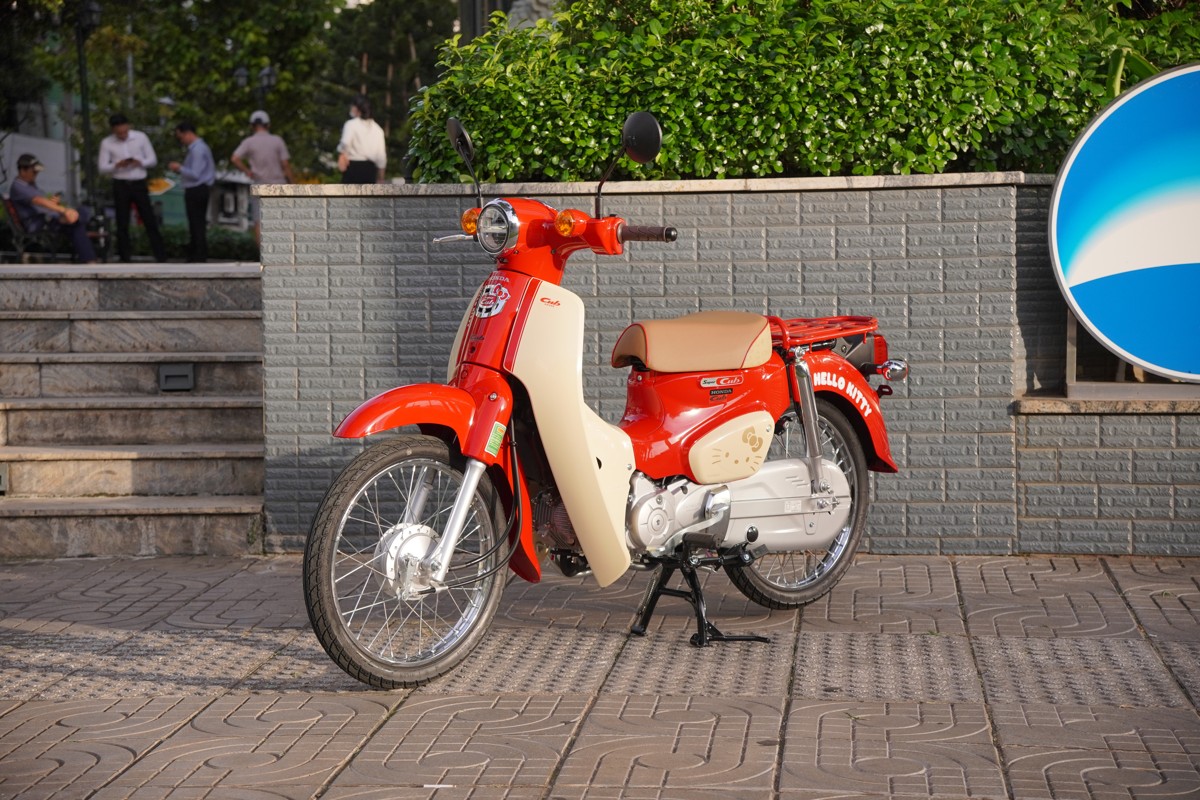 Honda Super Cub 50cc Hello Kitty Edition, Made In Japan, Hàng Hiếm tại Cần Thơ