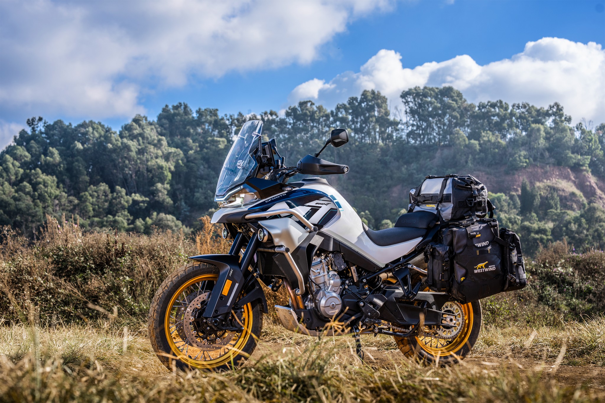 CF Moto 800MT Explorer 2025, ADV Cao Cấp Nhất, Chính Hãng, Giá Tốt tại Cần Thơ