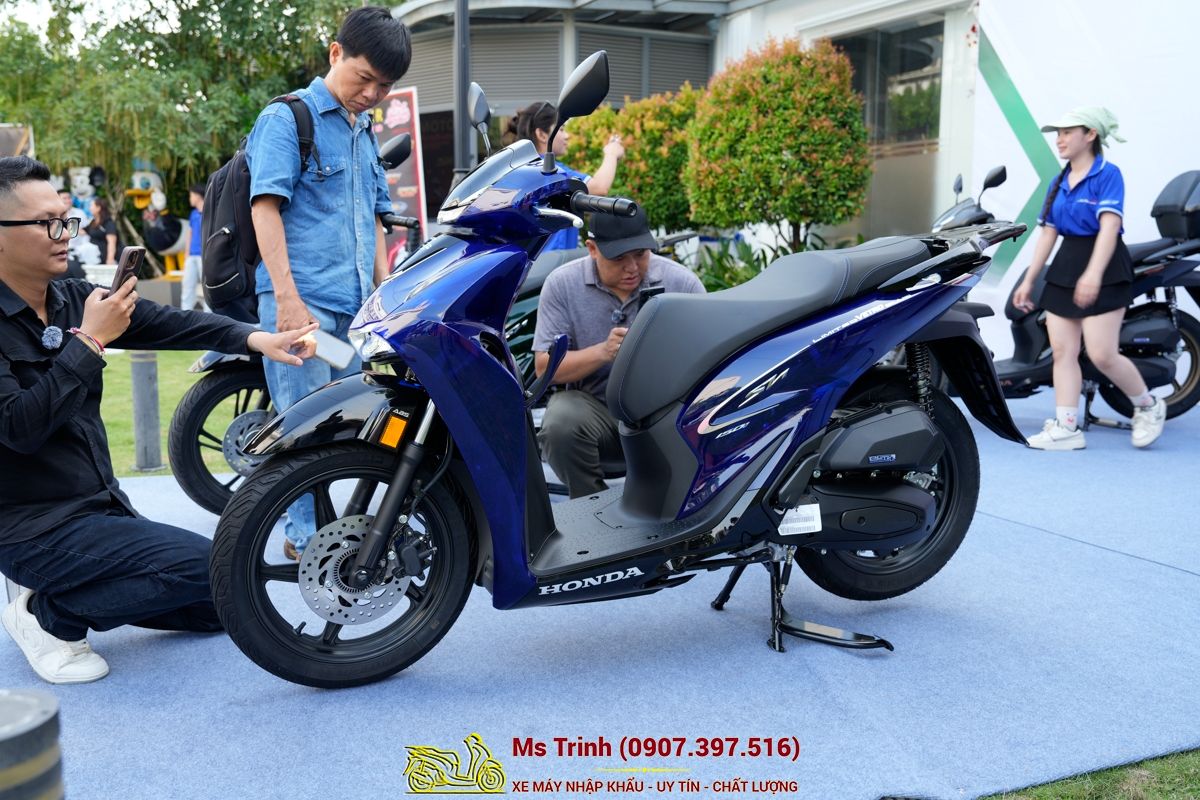 Honda SH150 Vetro Blue 2026 Limited Edition - Siêu phẩm SH Ý dàn áo xanh trong suốt cực hiếm tại Moto Đồng Tháp