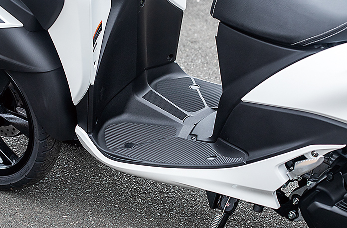 Chổ để chân rộng rãi