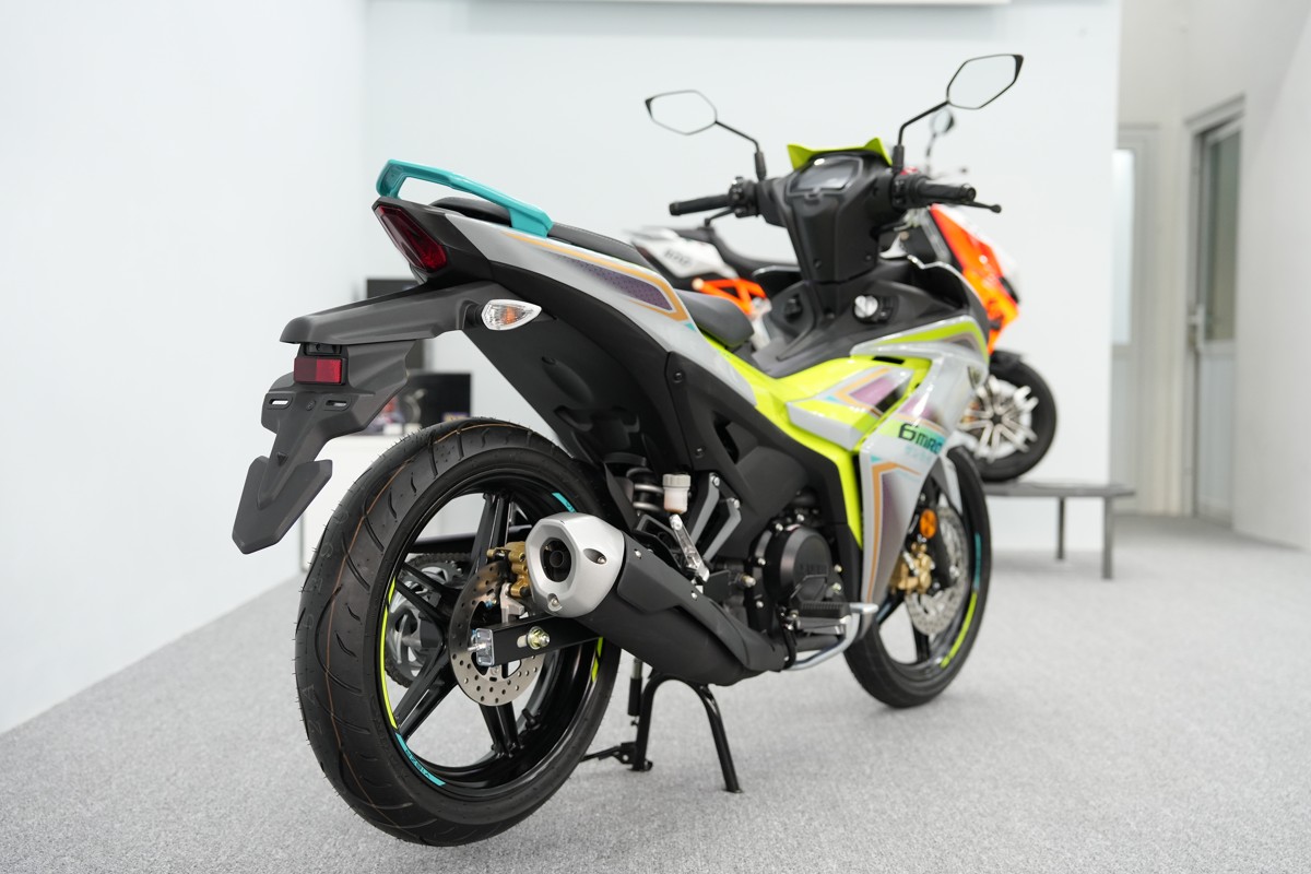 Xe nhìn từ phía sau