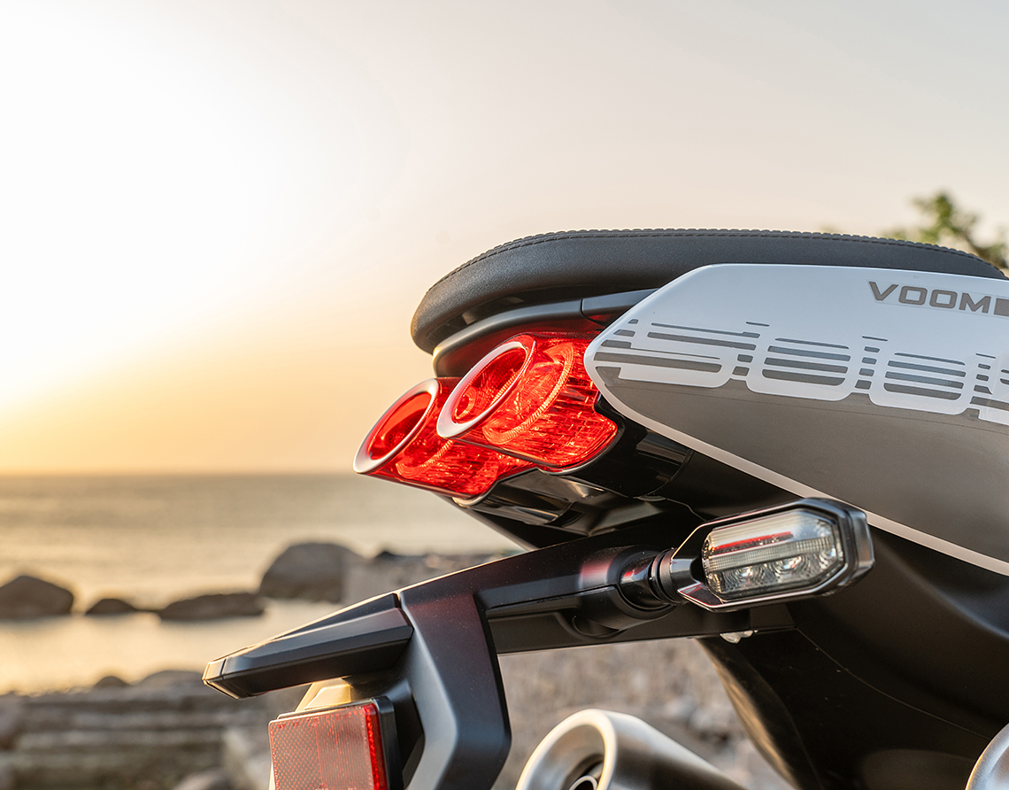 CF Moto VOOM 500SR, 4 Xi Lanh Thẳng Hàng, Retro Sport Độc Đáo