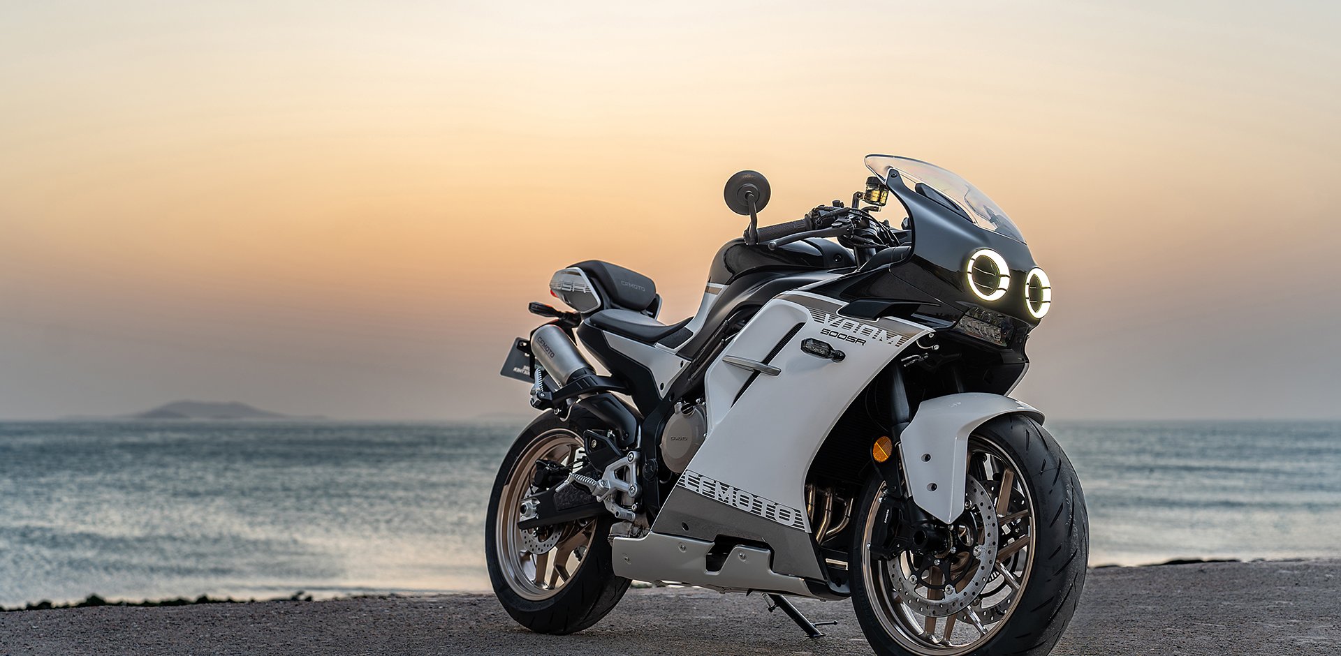 CF Moto VOOM 500SR, 4 Xi Lanh Thẳng Hàng, Retro Sport Độc Đáo