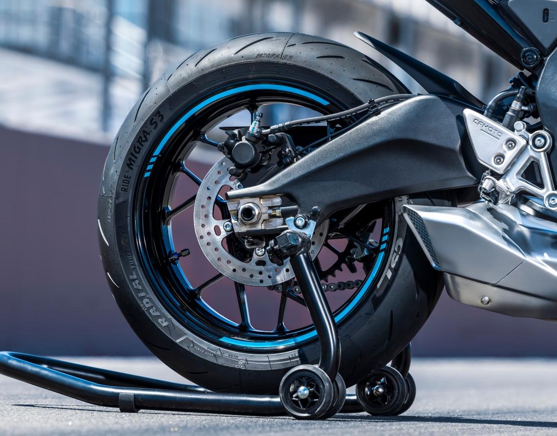 CF Moto 675SR-R 2025 3 Xi Lanh Ngang, Siêu Thể Thao, Giá Rẻ