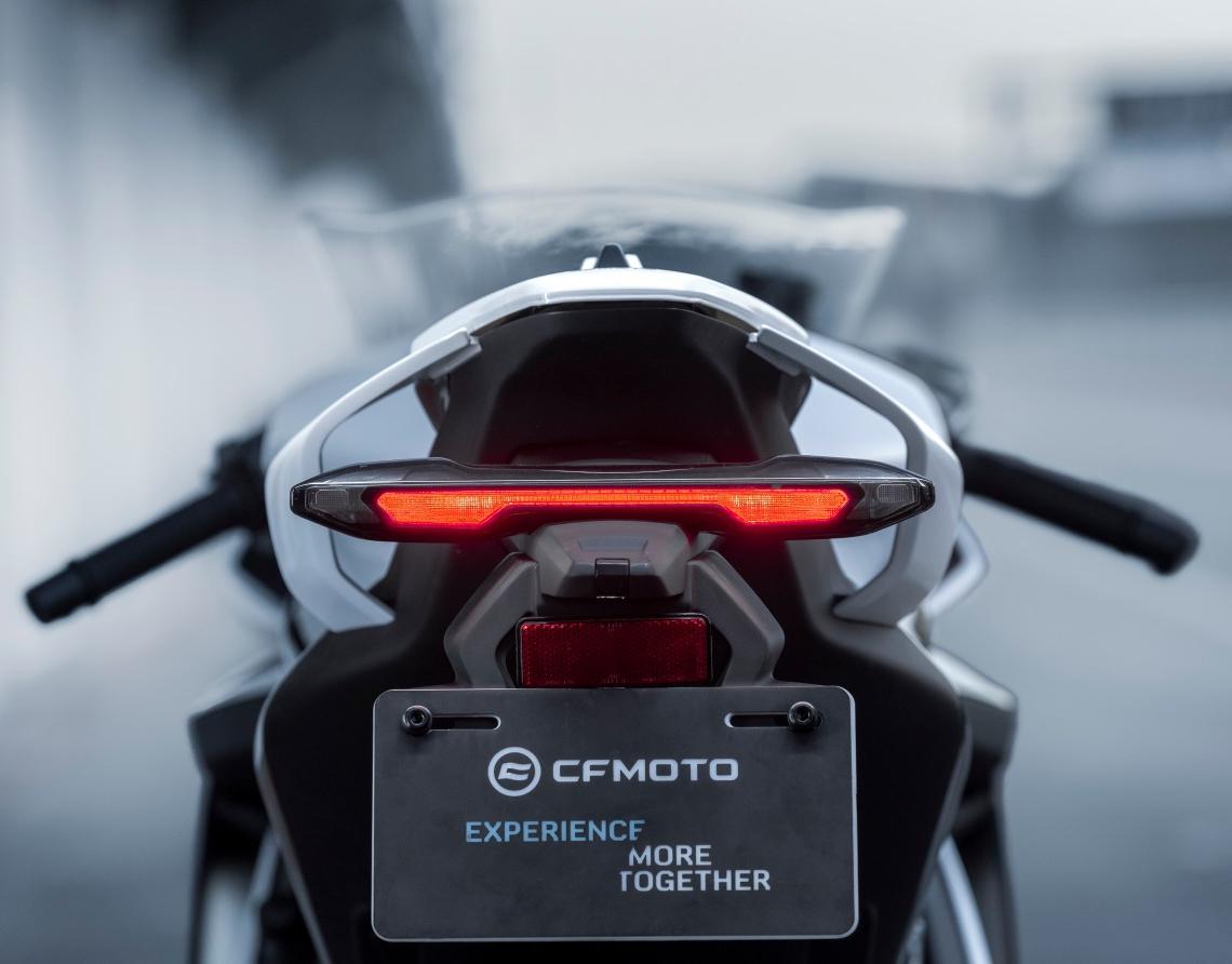 CF Moto 675SR-R 2025 3 Xi Lanh Ngang, Siêu Thể Thao, Giá Rẻ