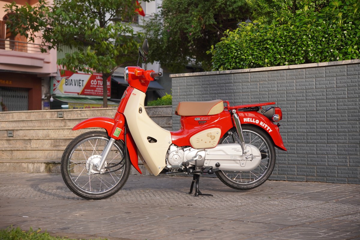 Honda Super Cub 50cc Hello Kitty Edition, Made In Japan, Hàng Hiếm tại Hồ Chí Minh