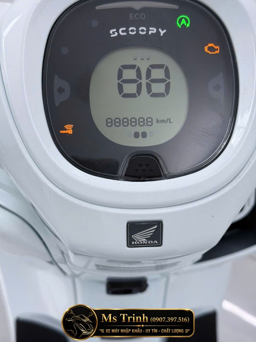 Cụm đồng hồ Honda Scoopy Cinnamoroll hiển thị đèn báo Smart Key hiện đại