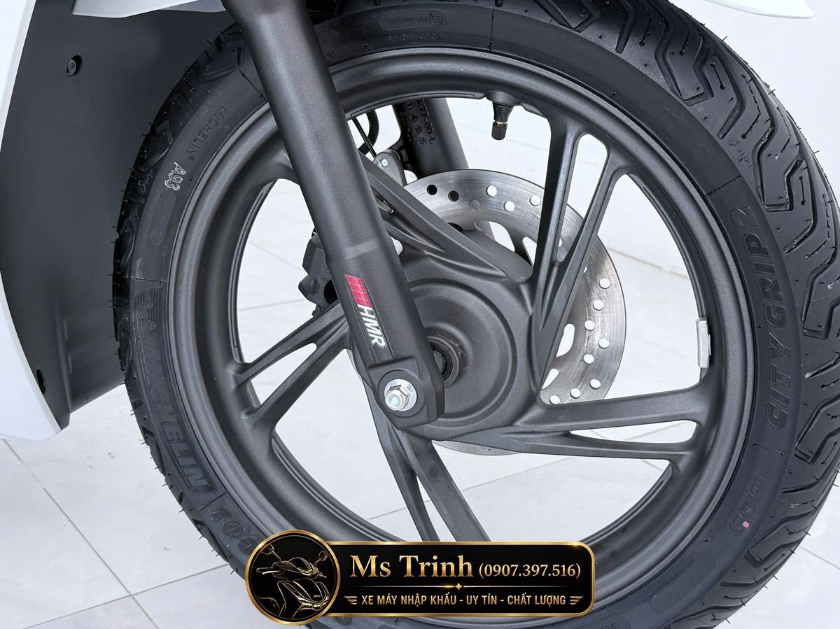 Mâm Honda SH150i Italy HMR với chữ đúc độc quyền Bộ mâm nguyên bản đúc nổi SH150i trên phiên bản Honda Moto Roma