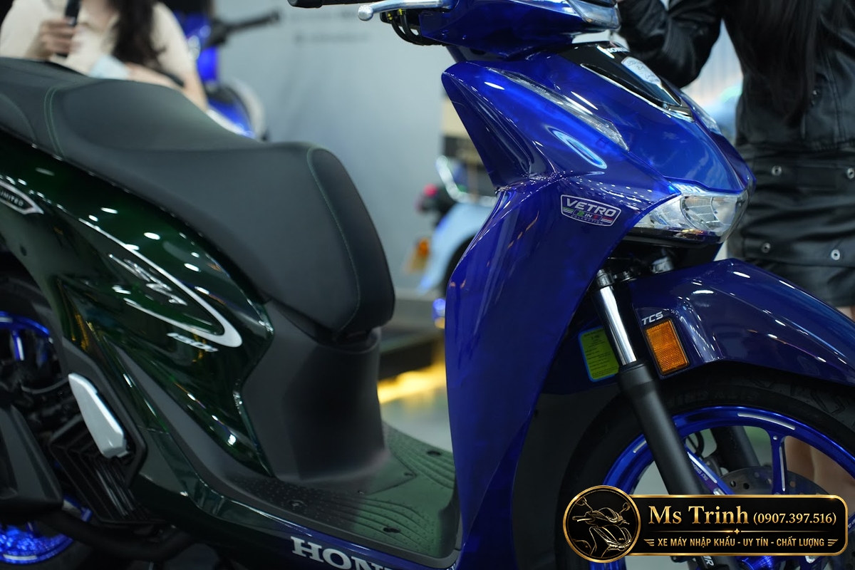 Phong cách Honda SH150i Vetro Sapphire Green dành cho người thích khác biệt SH150i Sapphire Green hai màu dành cho người yêu phong cách SH Italy giới hạn